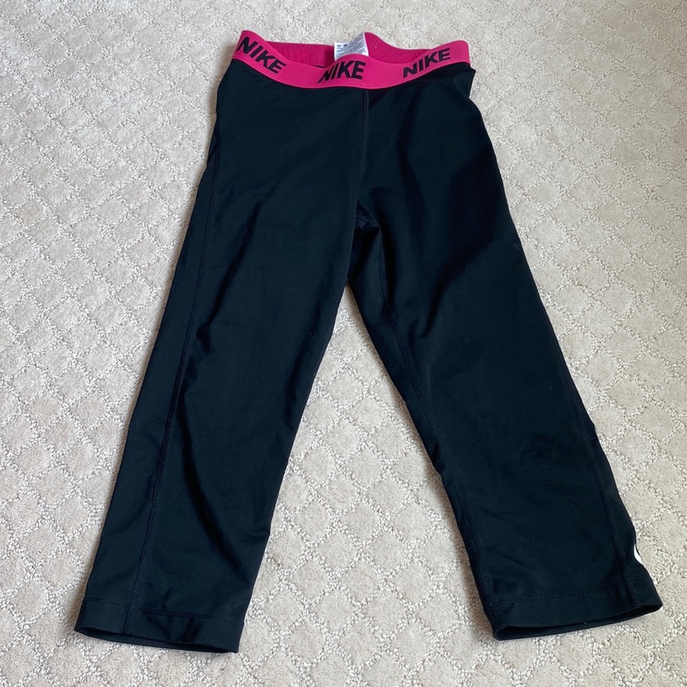Women’s Nike Dri-fit crop workout leggings - S
